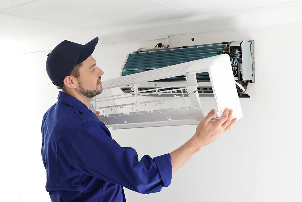 usha-tech-fixing-ac